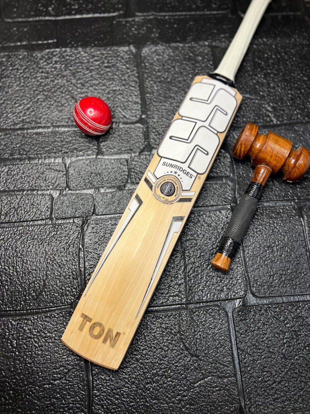 SS Pro 1.0 Premium Grade English Willow Cricket bat