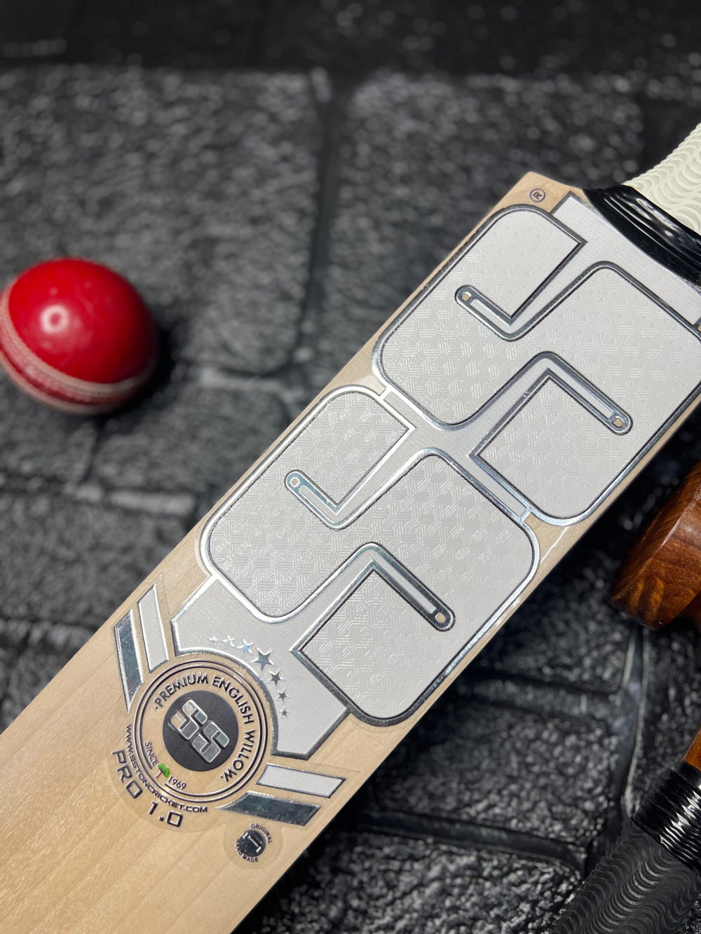 SS Pro 1.0 Premium Grade English Willow Cricket bat