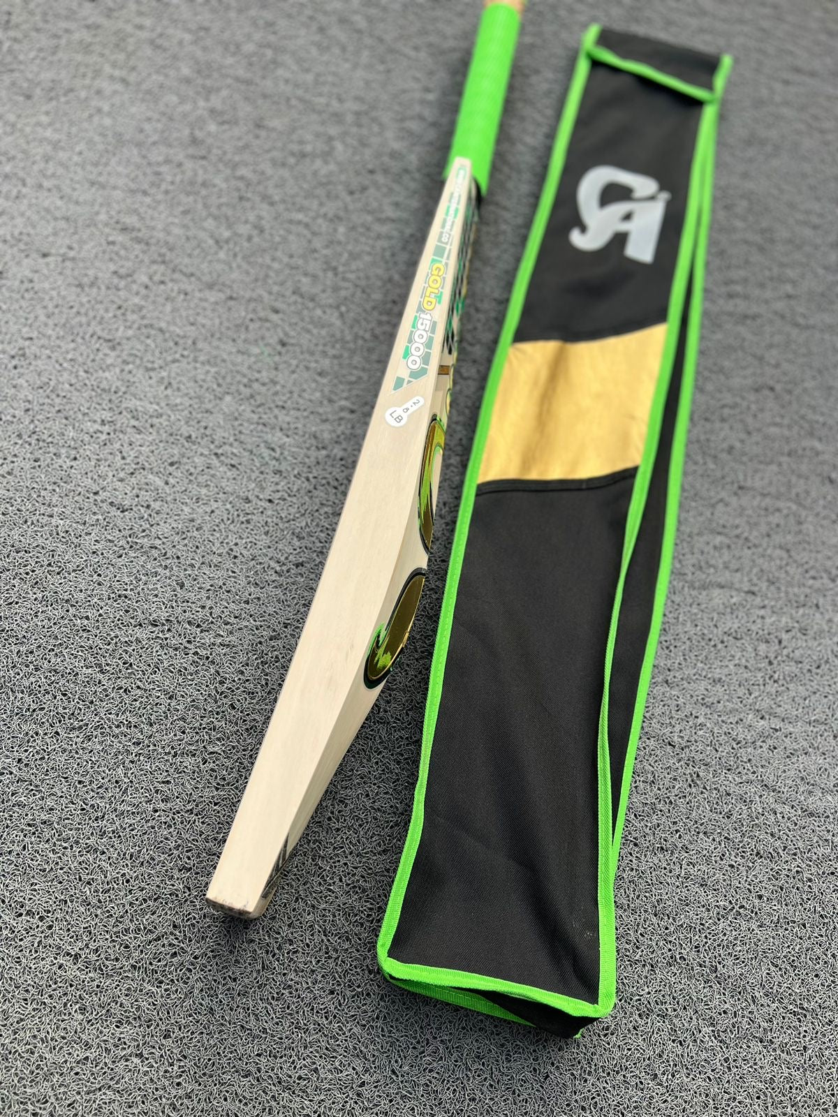 CA Gold 15000 Cricket Bat
