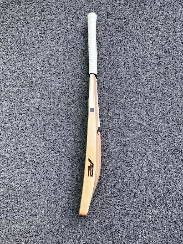 Premium quality A2 Zenith limited edition English willow Grade 1 bat