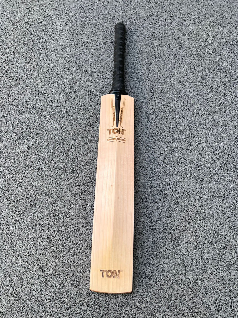 SS TON Special 2023 edition English willow grade 1 bat