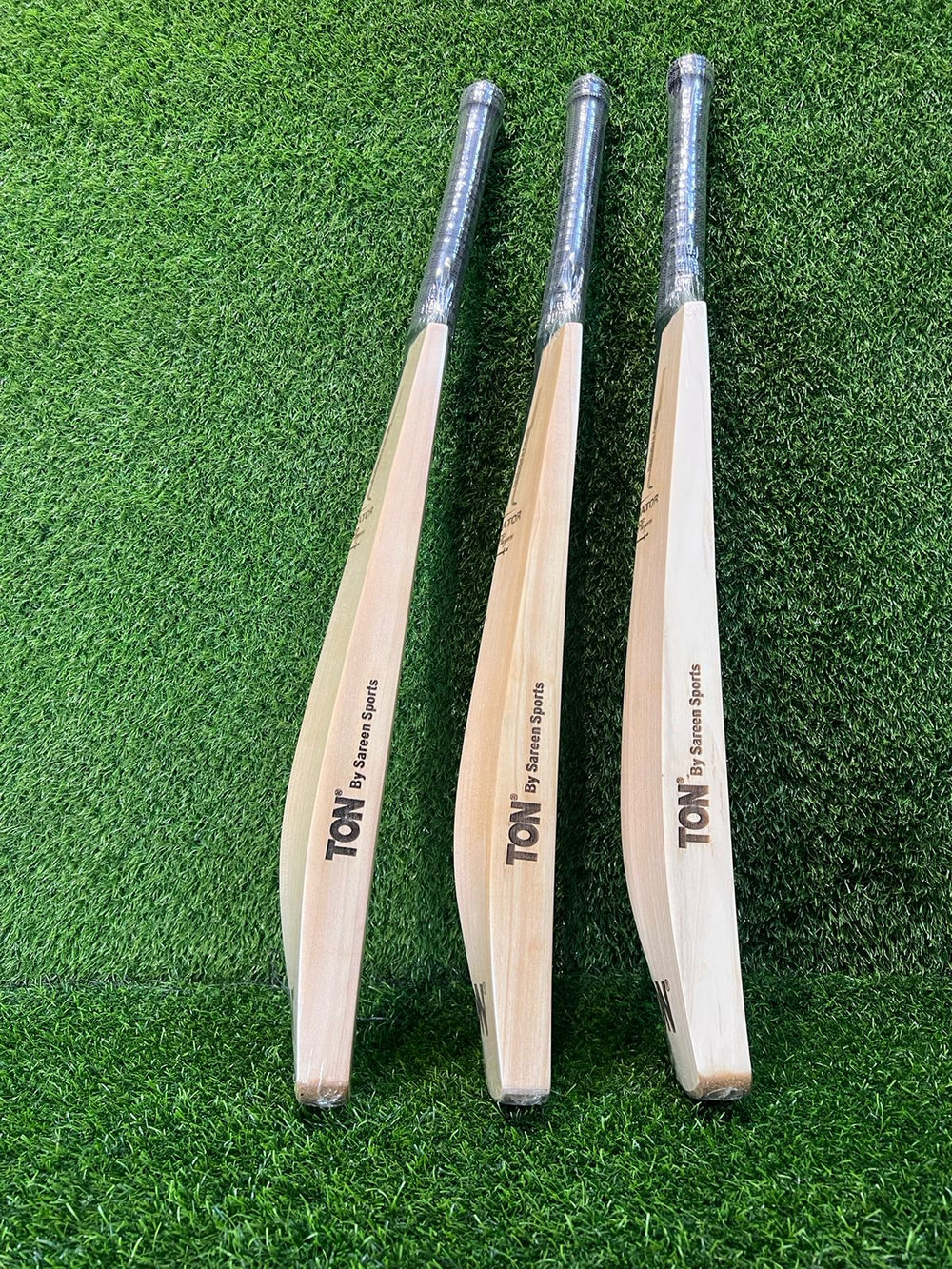Unleash Your Inner Gladiator: Introducing the SS TON Gladiator Pro players edition English Willow Grade 1 Bat