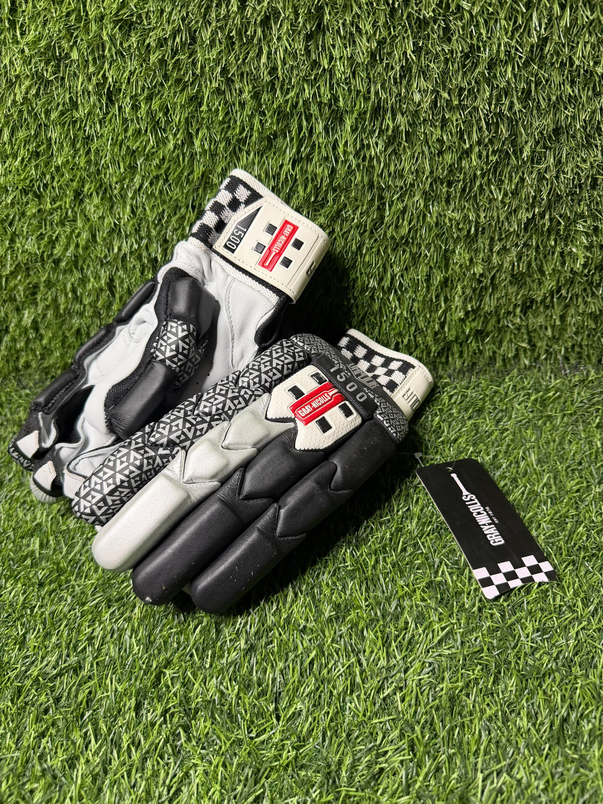 Gray Nicolls Vapour Black Gloves
