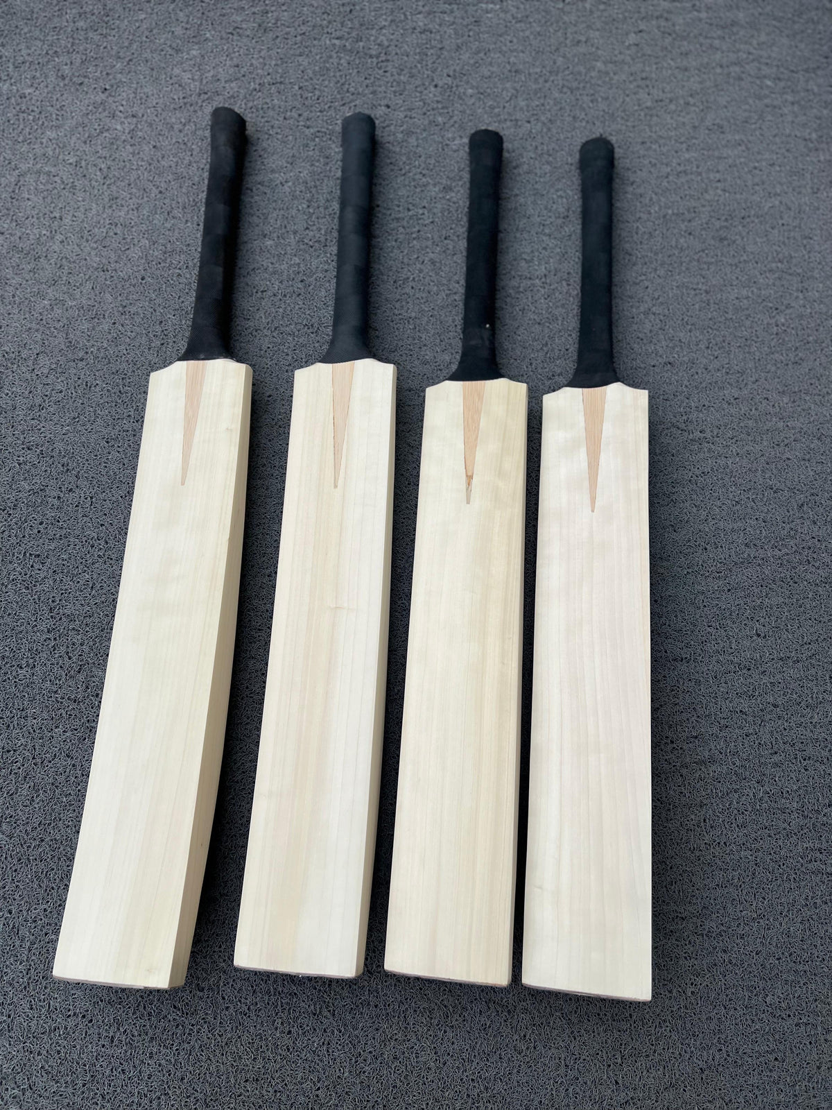 Top Grade Kashmiri Willow Cricket bats
