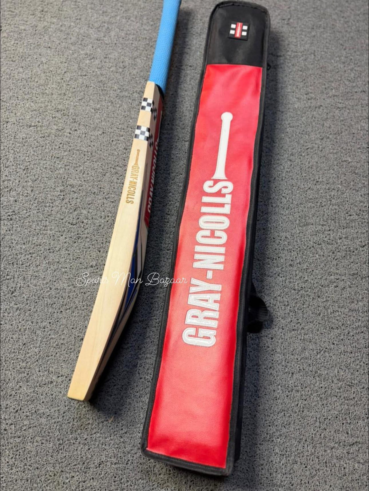 Semi-oval Sarawak handle of the Gray Nicolls Arctos 1750 Cricket Bat