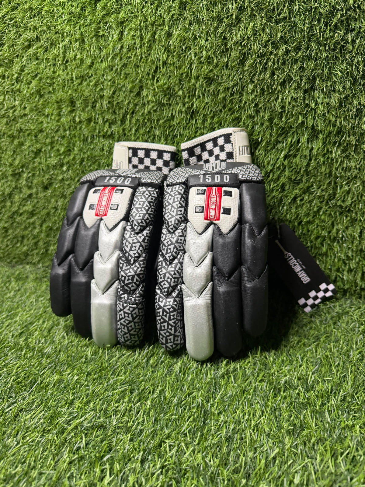 Gray-Nicolls Vapour black and silver cricket batting gloves front view view