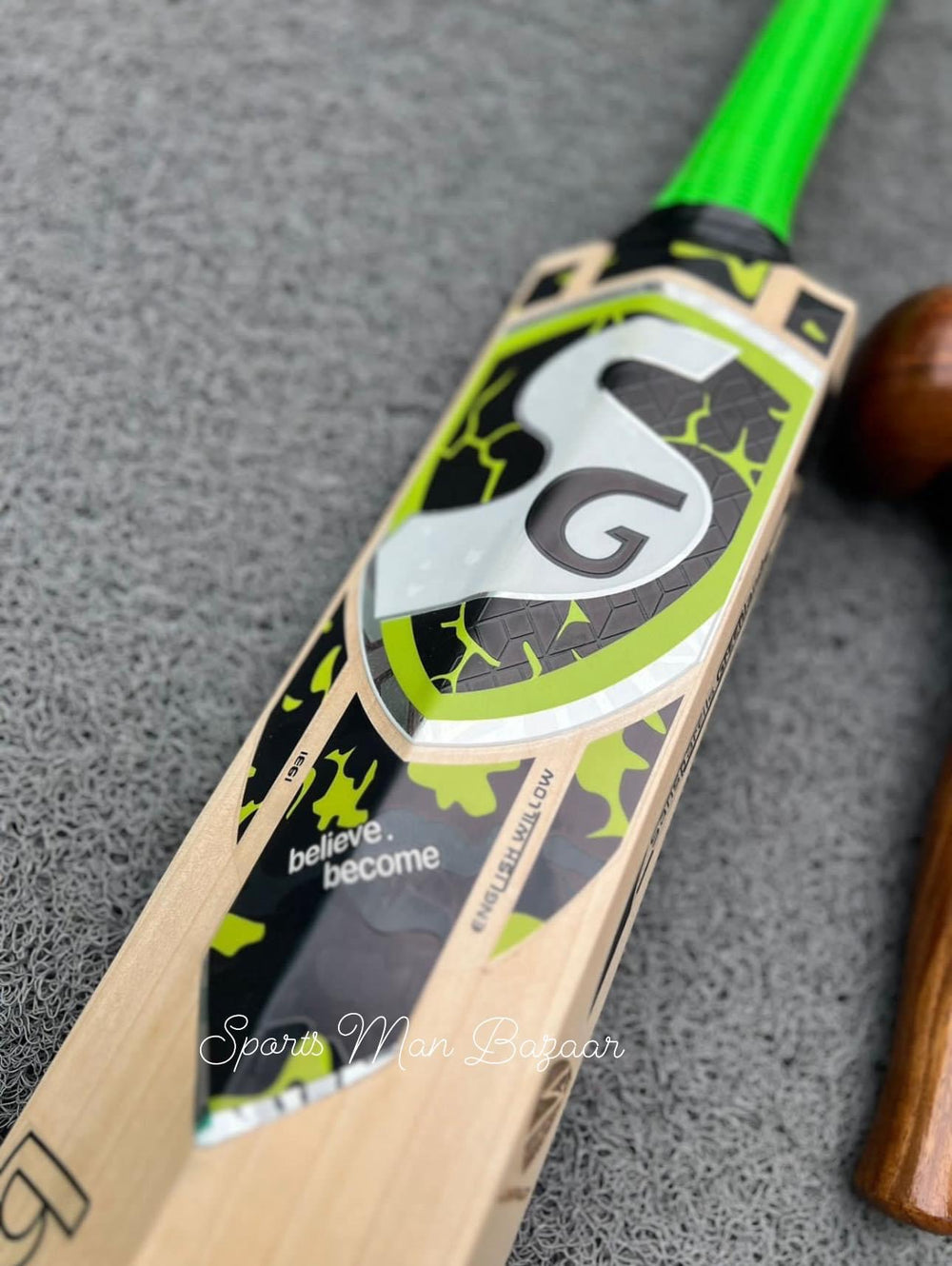 SG Liam Livingstone Edition English Willow Grade 1 Cricket Bat