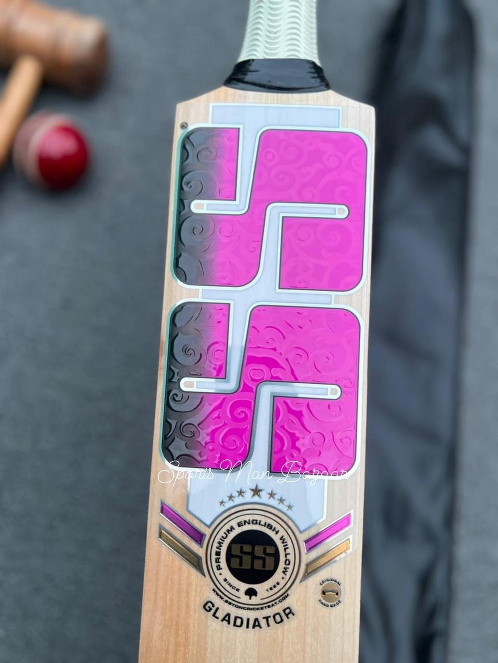 SS TON Sunridges Gladiator Pro players edition English willow Grade 1 Cricket Bat