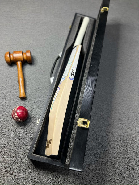 SF Gradiges 9000  English Willow Grade 1 Cricket bat - second image