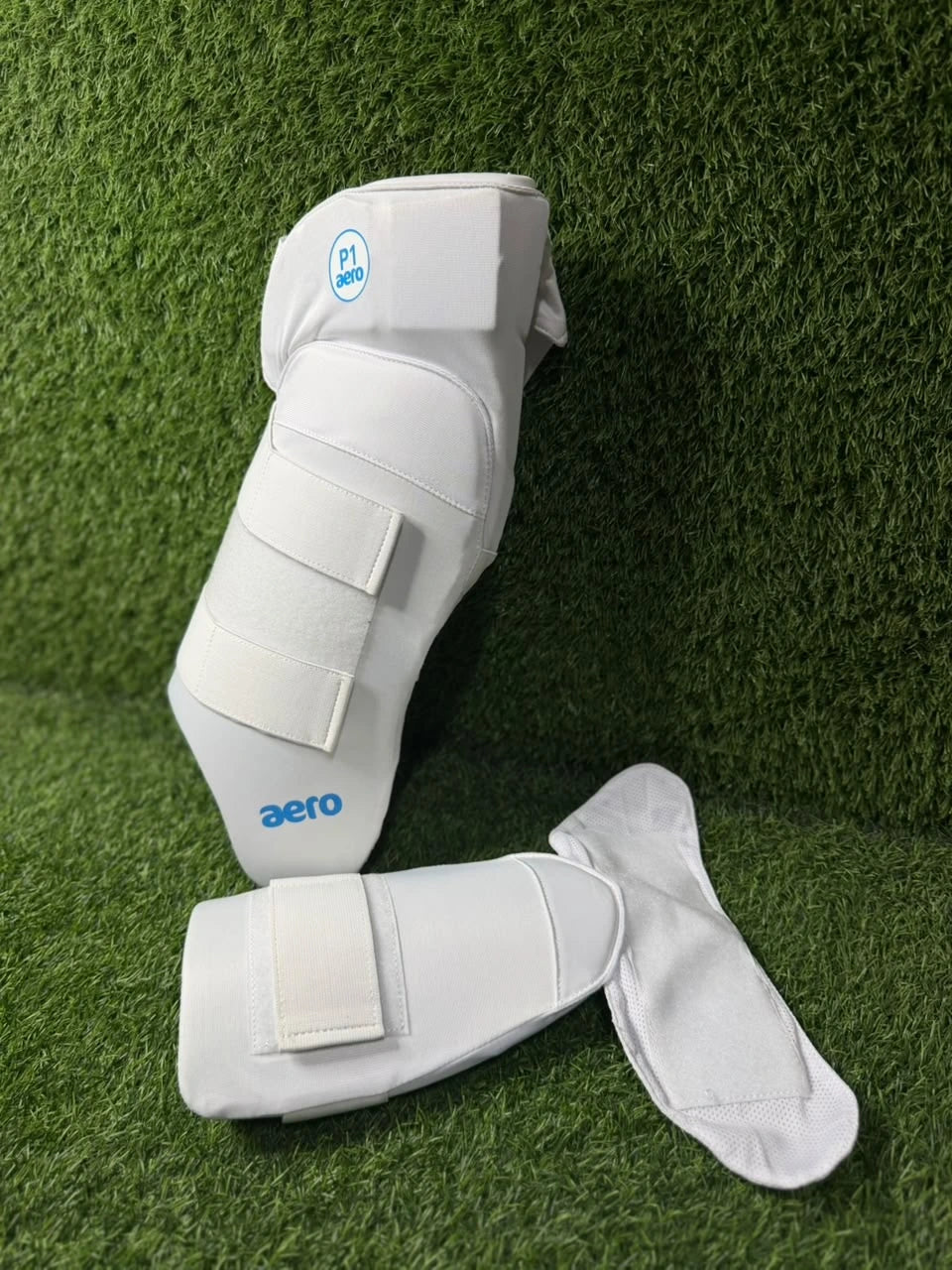 Side view of Aero P1 integrated cricket thigh protection