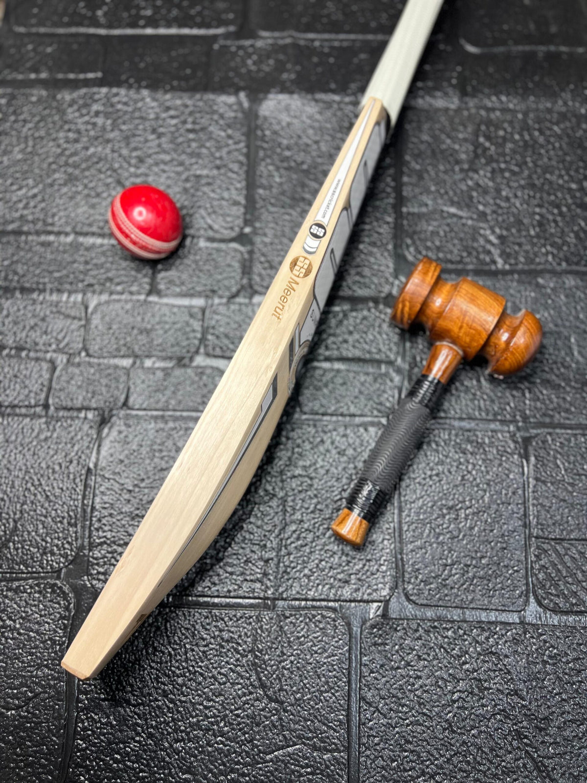 SS Pro 1.0 Premium Grade English Willow Cricket bat