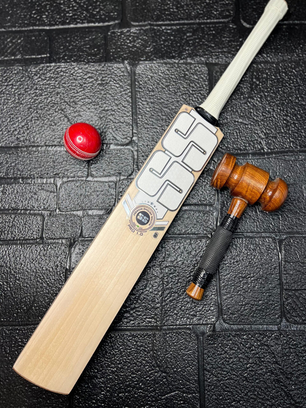 SS Pro 1.0 Premium Grade English Willow Cricket bat