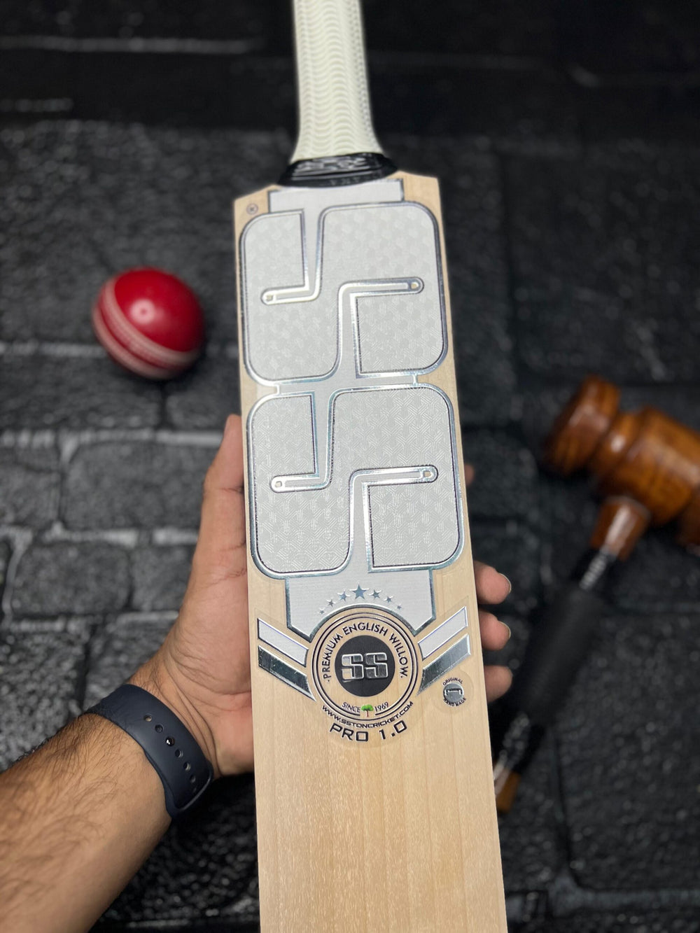 SS Pro 1.0 Premium Grade English Willow Cricket bat