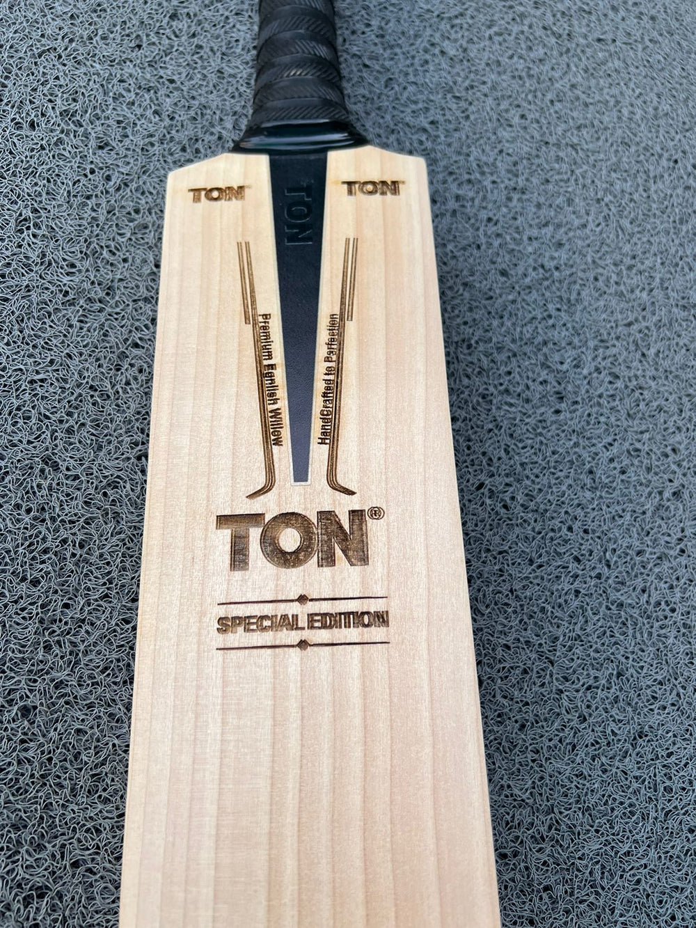 SS TON Special 2023 edition English willow grade 1 bat