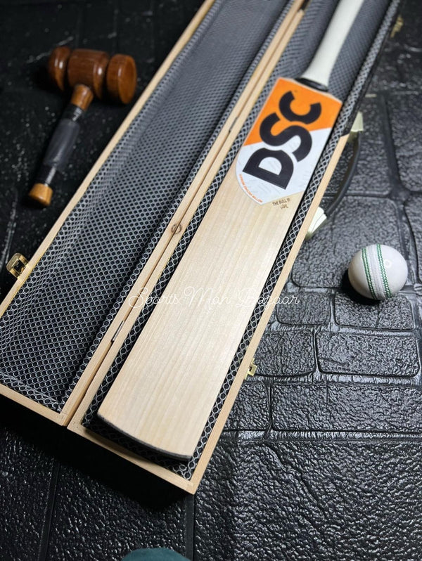 DSC Krunch Pro English Willow Grade 1 Harrow bat
