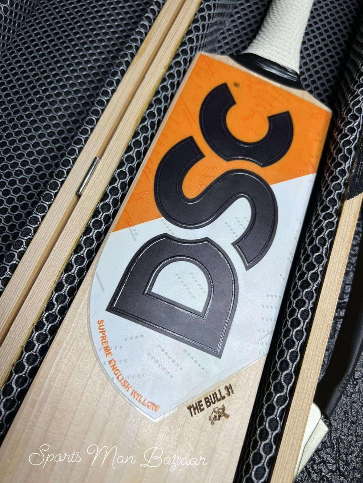 DSC Krunch Pro English Willow Grade 1 Harrow bat